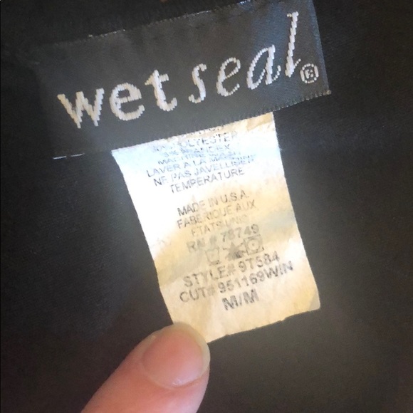 Black tank top - Picture 2 of 3